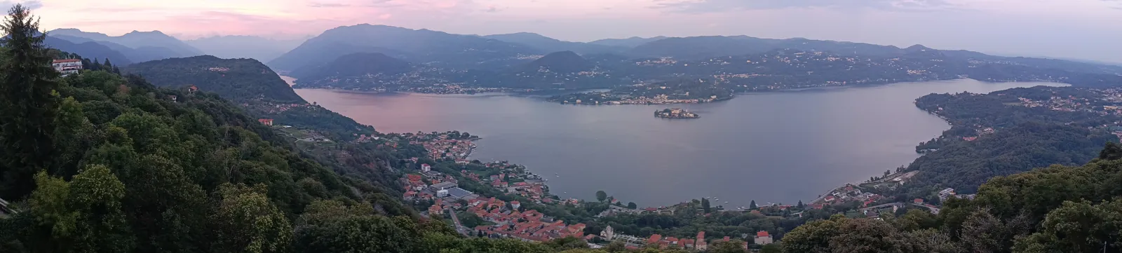 Večer z terasy nad jezerem Orta